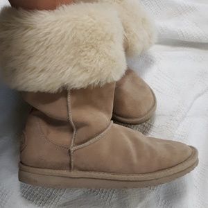 America Eagle Tan Faux Fur lined boots